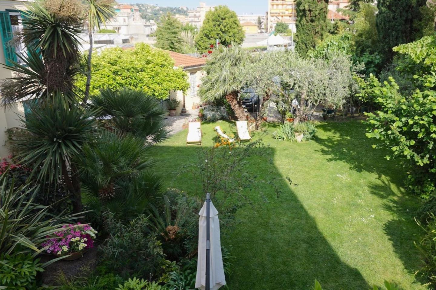 Villa Angelina - Casa Glicine Vallecrosia Buitenkant foto