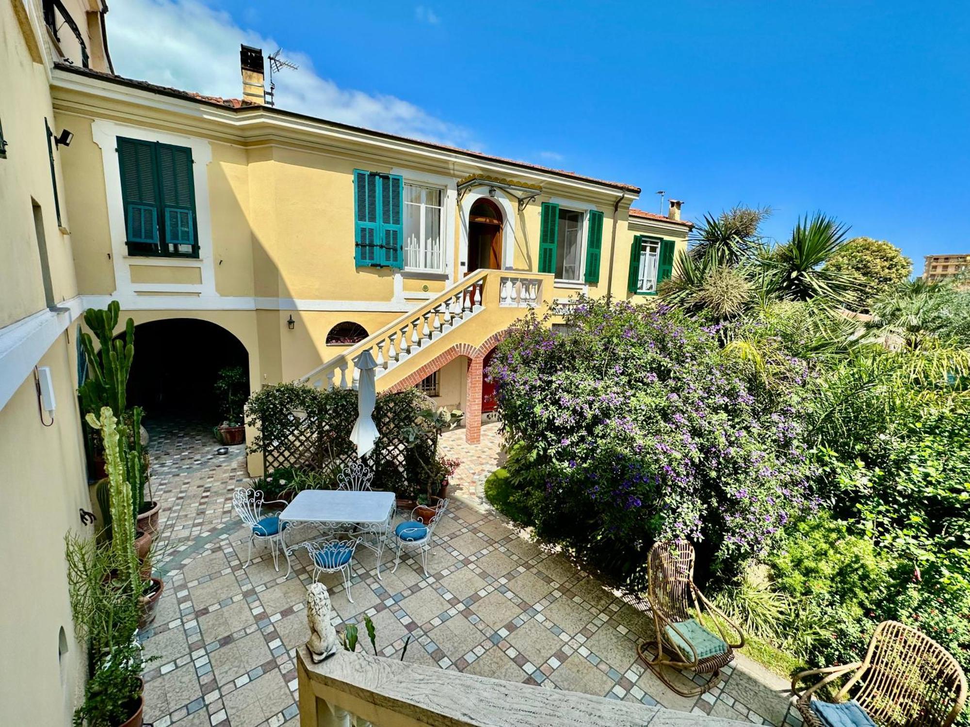 Villa Angelina - Casa Glicine Vallecrosia Buitenkant foto