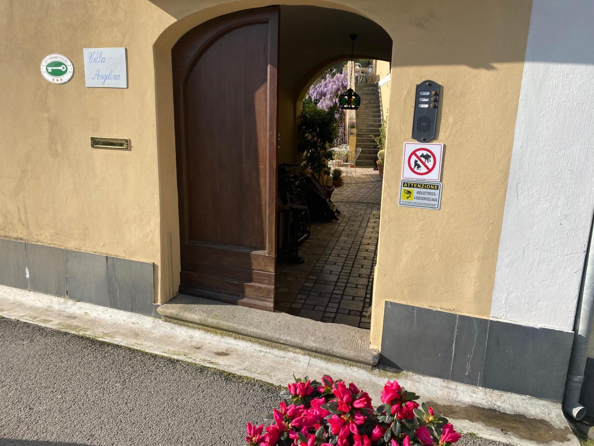 Villa Angelina - Casa Glicine Vallecrosia Buitenkant foto