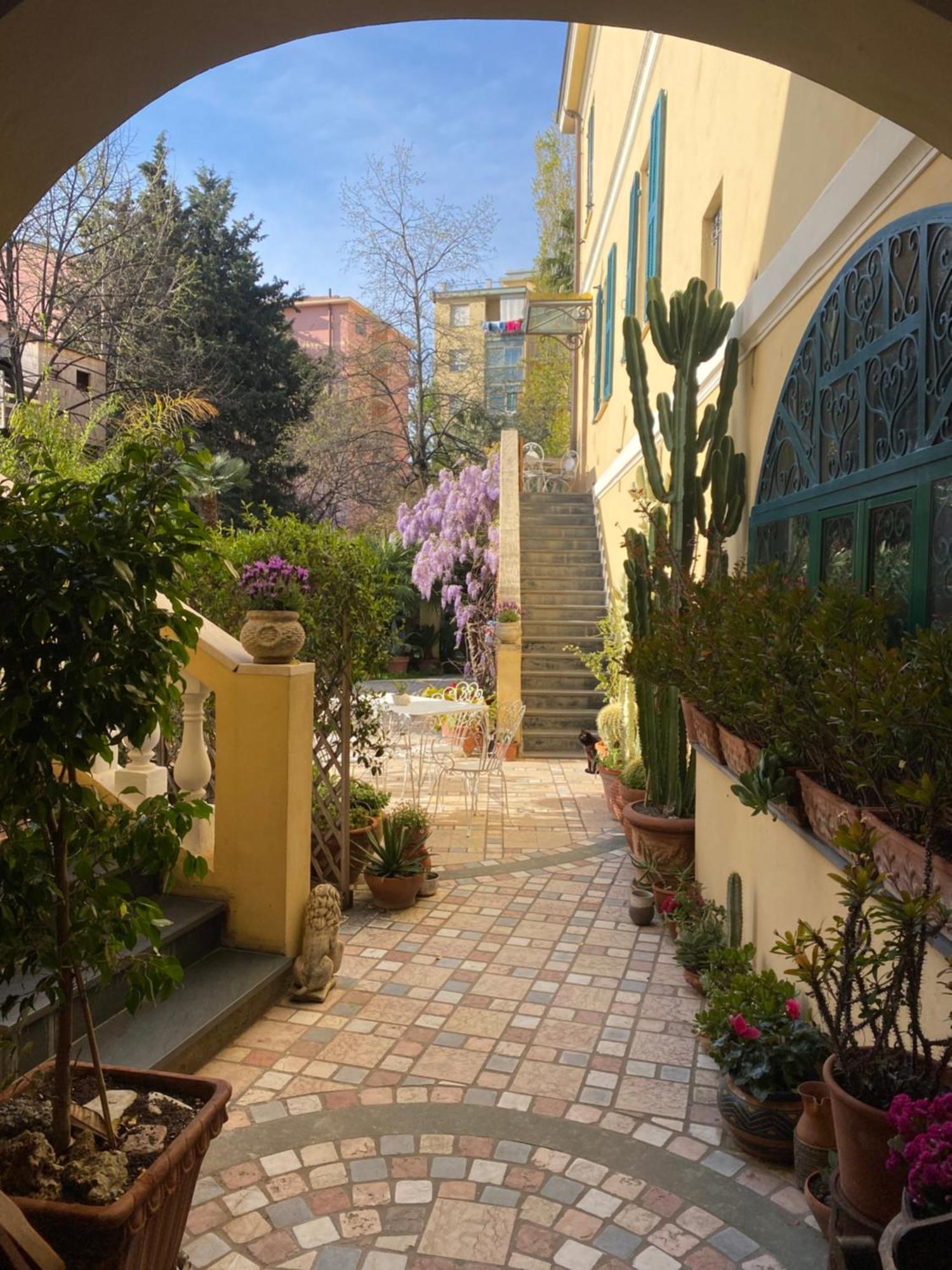 Villa Angelina - Casa Glicine Vallecrosia Buitenkant foto