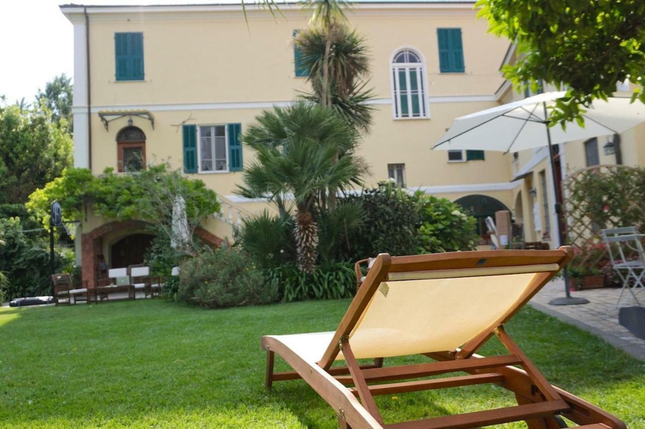 Villa Angelina - Casa Glicine Vallecrosia Buitenkant foto